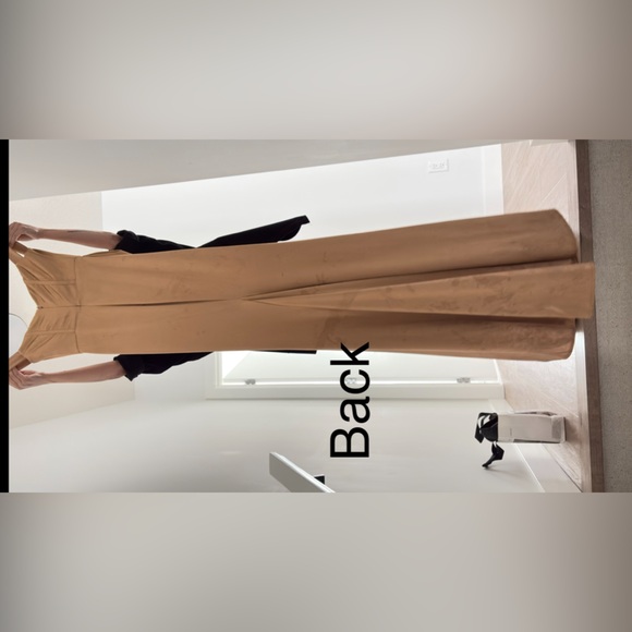 Gold gown - Picture 6 of 6